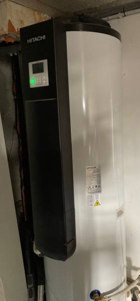 Installation d'un chauffe-eau thermodynamique dans une maison individuelle à Talencieux (07340) dans l'Ardèche, par le Groupe Solaireau.